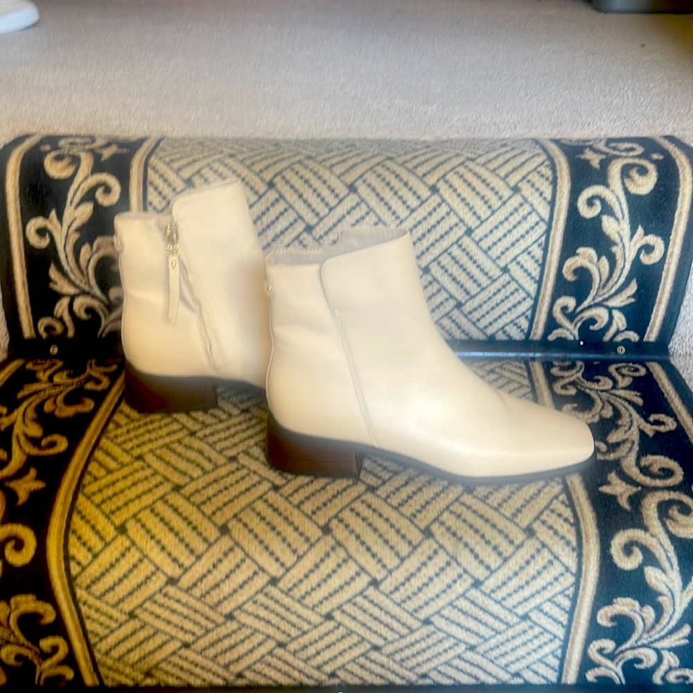 Sam Edelman women’s Thatcher ankle bootie
